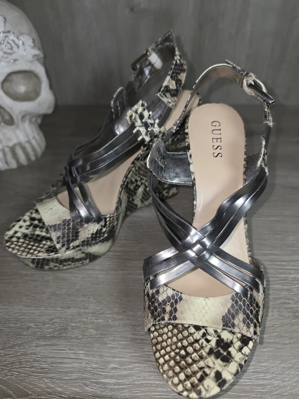 GUESS Women's Snake-Print Platform Wedge Sandals Beige/Black NWOT SIZE 9.5